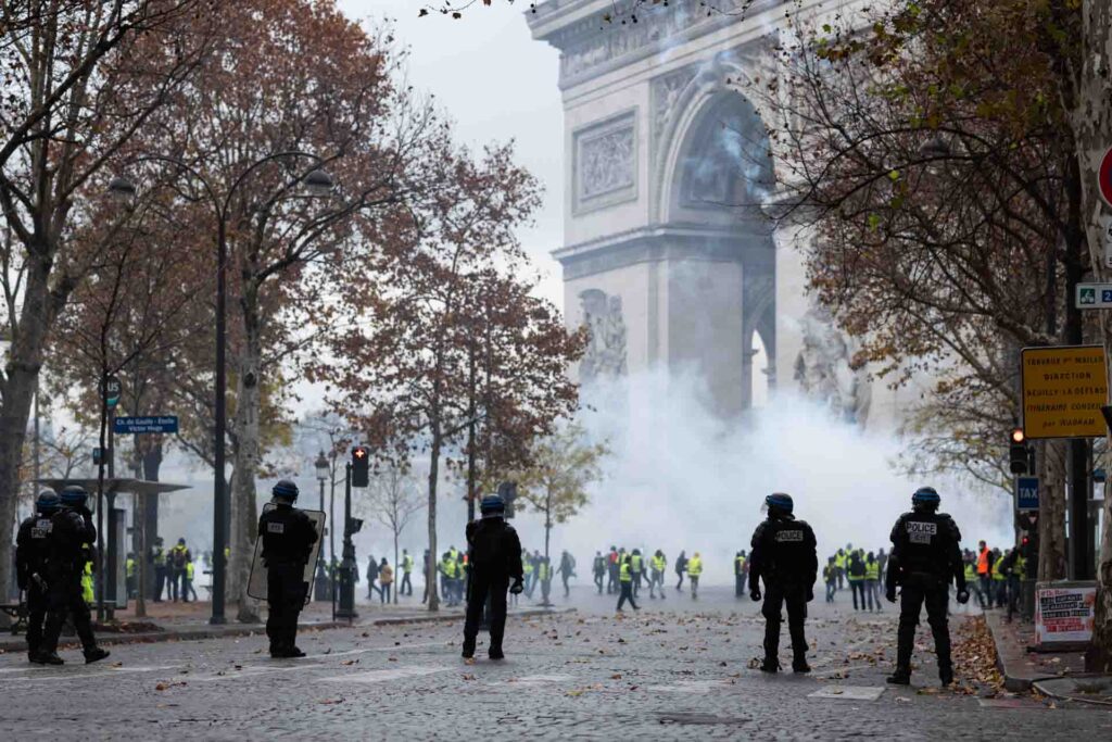 Paris yellow vestes